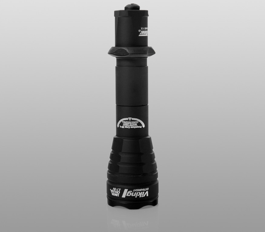 Тактический фонарь Armytek Viking (тёплый свет)